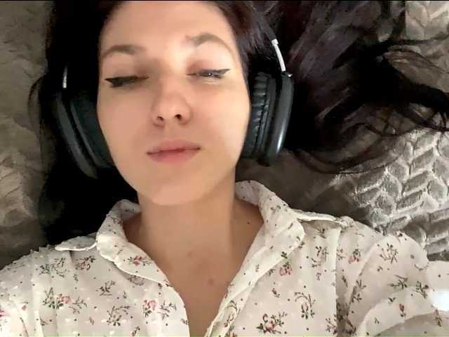 Vysílací screenshoty COOL-TITS-YES