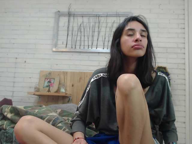 Fotky Roxana_ let's have fun, I'll do a , come on guys 5 spankings on the ass , help do it babyy