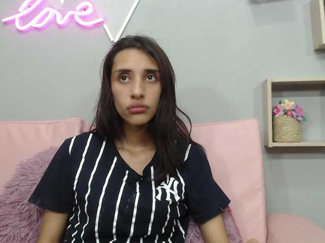 Fotky Roxana_ let's have fun, I'll do a , come on Suck feets help me babyyy