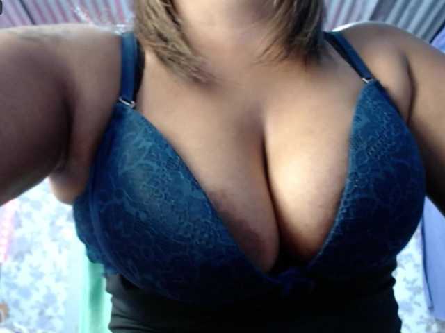 Fotky Dahian-Diamod hey♥ come to play♥ hru? #milf #ebony #mommy #latina #mature♥♥♥