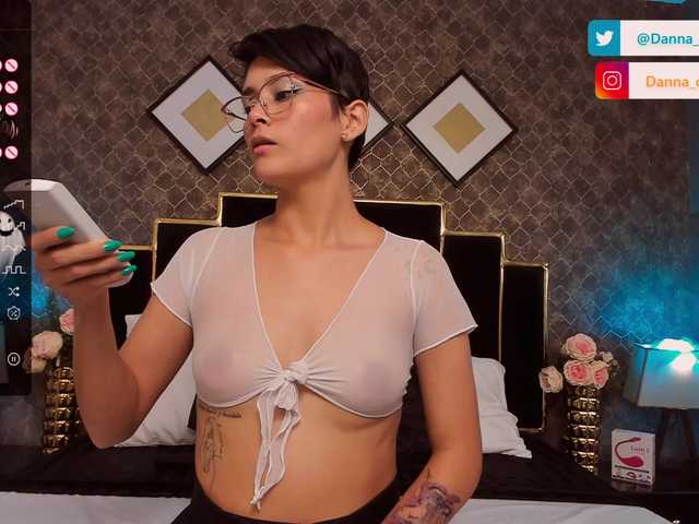 Fotky DannaCartier I'm Danna✨ All requests are full in private(discussed in pm) ❤put love!REMEMBER FOLLOW ME IN IGTW: danna_carter_ #dom #smalltits #schoolgirl #shorthair #teasing remain @remain of @total (PAINTBODY SHOW AT @total) TY FOR YOUR @sofar Tks