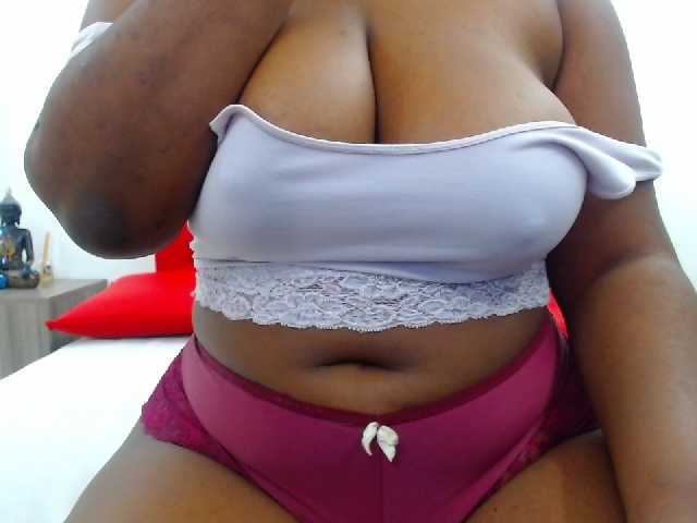 Fotky DarnellQueen Run your tongue through my body make your way down to my #pussy and endulge yourself with my body @goal #squirt #ride #dildo / #bbw #latina #lush #hitachi #bigass #bigboobs #ebony