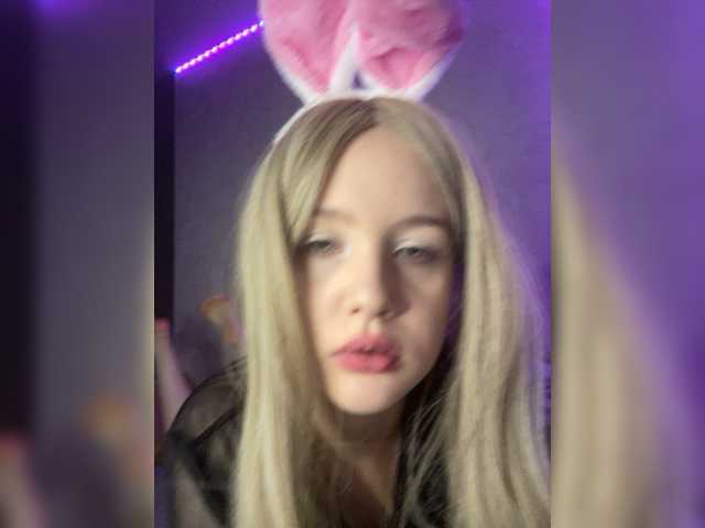 Fotky BunnyLegendary I use lovense only in group chat and in private