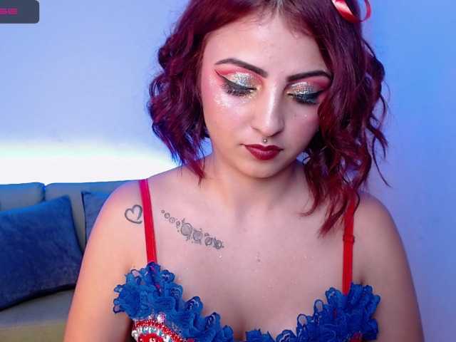 Fotky Diamond-Red ❤️Hi guys❤️ I'm watching my father masturbating, and that made me very horny ... come help me to culminate my orgasm ♥ ♥ #lovense #ahegao #bdsm #squirt #dirty