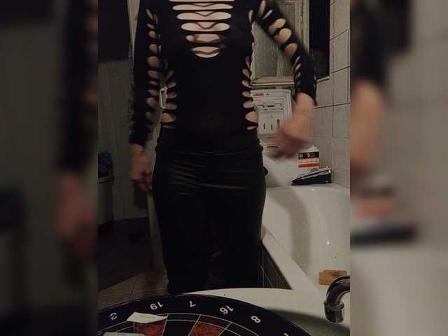 Vysílací screenshoty SexyMilfMom4VOYERS