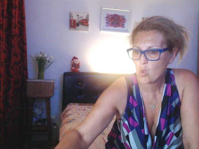 Fotky Angel_Dm_Milf welcome guys♥let´s enjoy a good moment together, your tips make me undress and make me cum&squirt for you ;) For see tipmenu type /tipmenu #orgasm #squirt #bigboobs #lovense #bigass