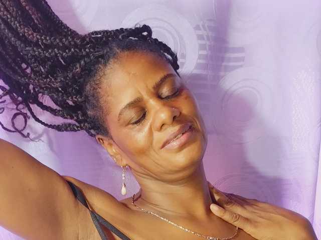 Fotografie profilu ebony-cougar