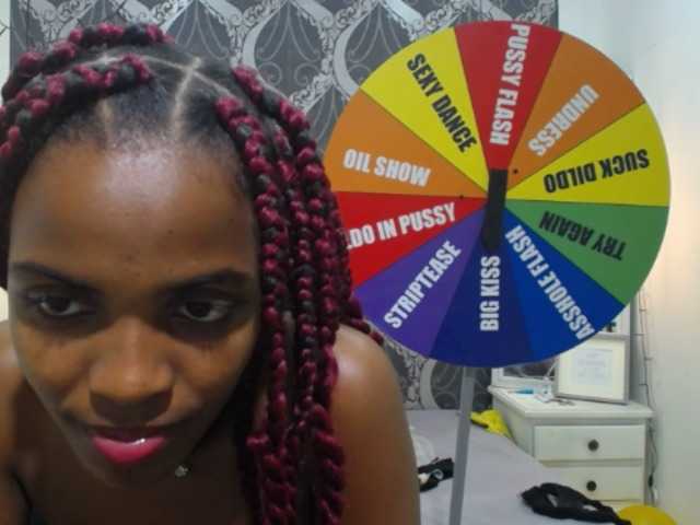 Fotky EbonyLinda Hello guys :) Welcome to my oil show, you want to play with me ?do not forget to leave your gift #teen #bigboobs #latina #squirt #deep #cum