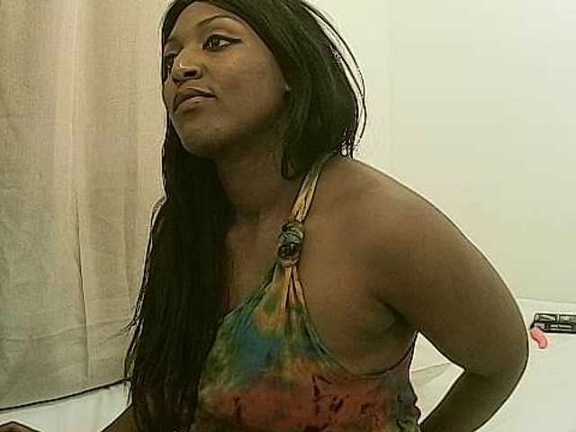 Fotky EbonyStar3578 she is single ... make her your woman