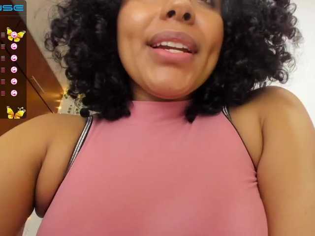 Fotky Electric_Bae goal 596 tkns for pussy spread !! lush is on make my kitty very wet
