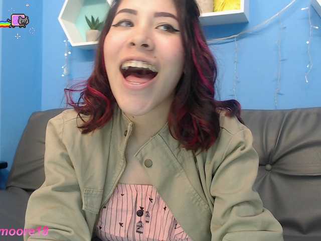 Vysílací screenshoty ElifMoore