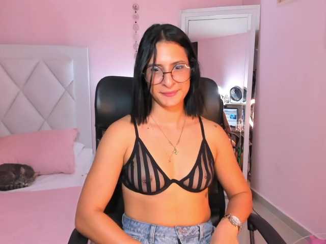 Fotky EMIILYJAMESS roll dice for hot prizes / make me vibe♥ #fit #bigass #squirt #anal #muscle #feet #company #lovense #fumadoras #Weed #drink #latina #pelinegras #tetasnormales