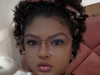 Erotický videochat emily-carzon