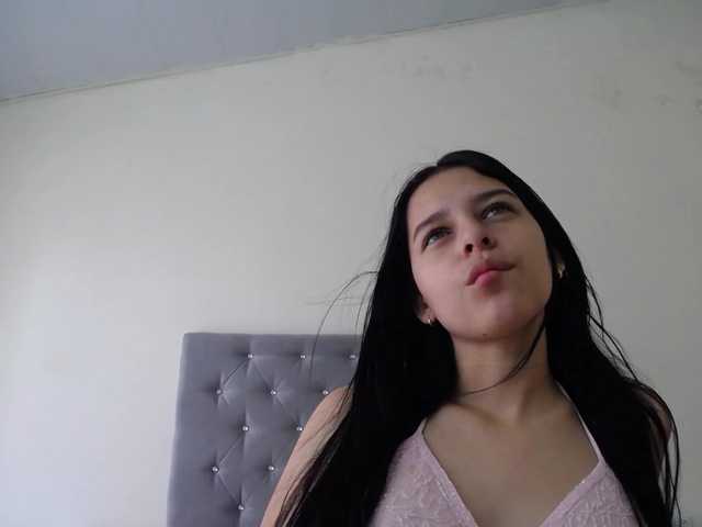 Vysílací screenshoty Emily-diaz1