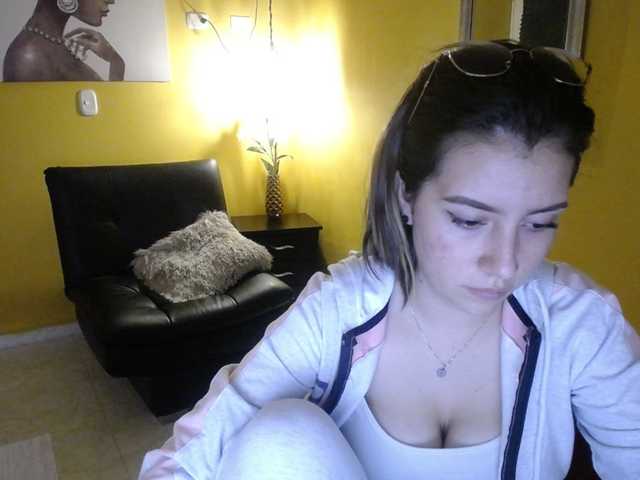 Fotky Emily-Up #latina#daddy #dildo #anal #squirt#cum#young#colombia#bigass#bigboobs#18#c2c