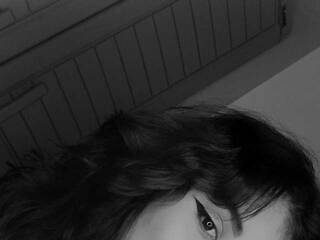 Erotický videochat Emyli-rousse-