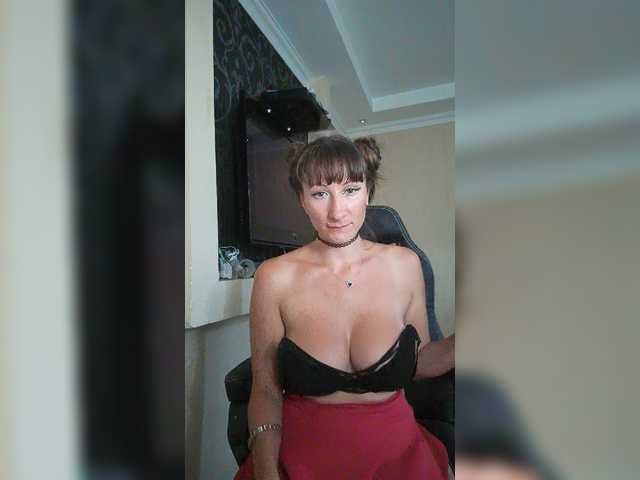 Fotky EvaMaroon Guys hello! Support me with your tips if you like what you see. Lovense is on and works from 2 tokens. (Levels 2-14 - low vibro, 15-49 medium, 50-99 high, 100+ ultra). Sorry, but i don’t speak english. I cum with you in 1801 tok