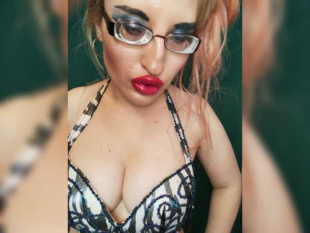 Fotky findomgoaldigger #mistress #goddess #worshp #bdsm #biglips