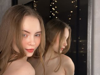 Erotický videochat Fl0wersLover