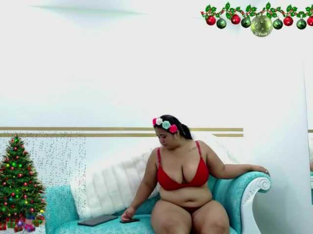 Fotky Francesca-red I want to play with my big ass and big tits. #bbw #bigass #megatits