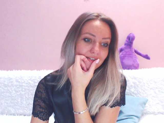 Fotky Gamora- Hello everyone, I only go to full private. I don't undress in the free chat ..