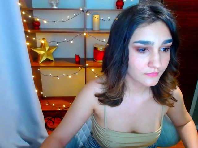 Fotky GoldeneHeart hello guys, I have new white underwear and white stockings, I will be glad to show in private, chat and fun) kiss! guys help me reach the goal 8000 tokens left