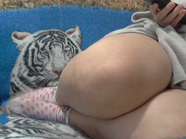 Fotky Bigbutt1000 with 10 tokens I'll show you my ass and tits here or call me private it will be very tastymy exuberant is ready here to enjoy