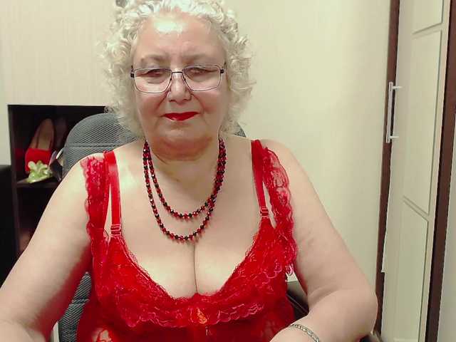 Fotky GrannyWants all shows in clothes only for tokens.. undress only in private
