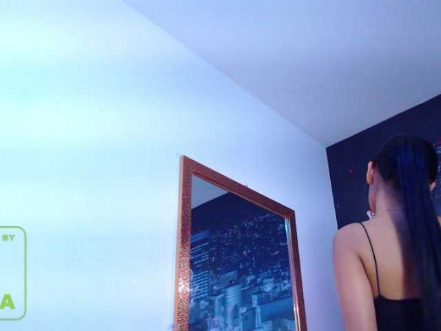 Fotky hailyscot hello welcome to my living room #IamColombian #21years #brunette #longhair #naturalbody #single #height1.58 my god # blackeyes #smalltits