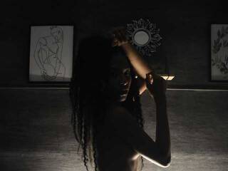 Erotický videochat Hilary-9