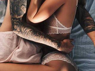 Erotický videochat DerekAndLila