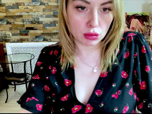 Vysílací screenshoty HollyDoll