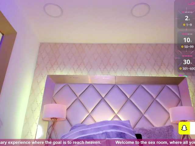 Vysílací screenshoty HollyTegan