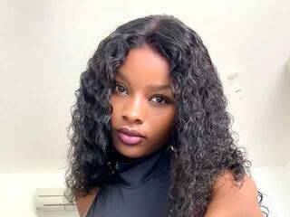 Erotický videochat Hornylilbirdie