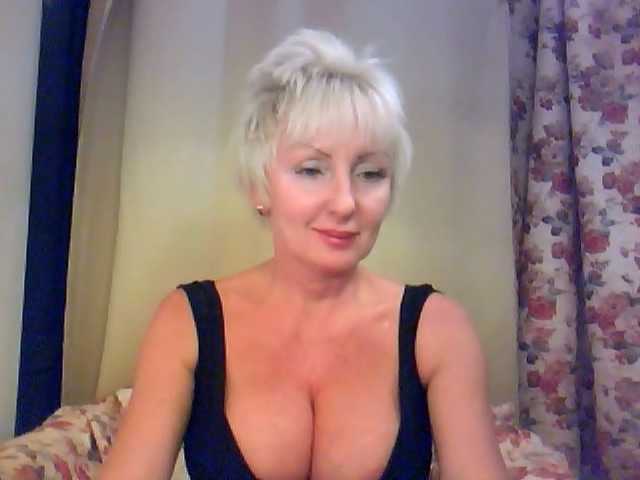 Fotky Enigma4UpigsSxS I like to play, strip dance and masturbate on camera.. In privat of course :) :)