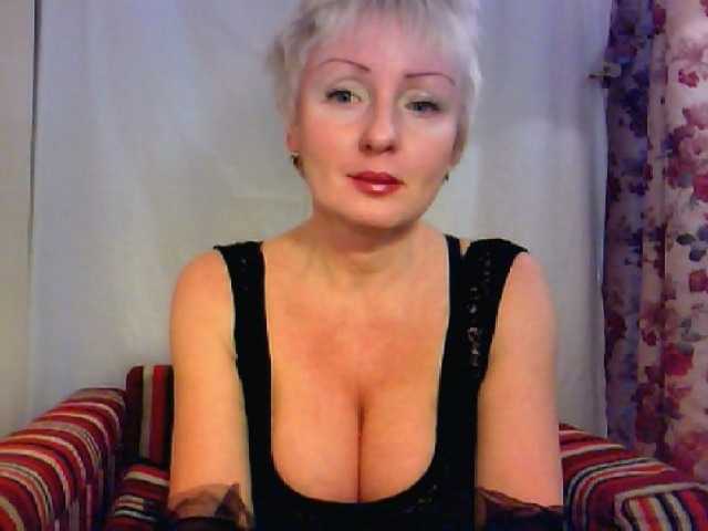 Fotky Enigma4UpigsSxS I like to play, strip dance and masturbate on camera.. In privat of course :) :)