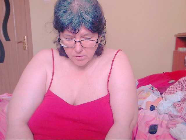 Vysílací screenshoty HugeTitsXXX