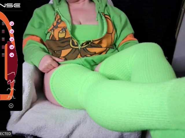 Fotky imaboulder Socks off at 500 TKNS Sweater off at 2,000 TKNS Social in bio to subscribe and DM me