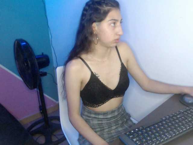 Fotky ivy-blue hey i am new in bonga cams , make me happy today