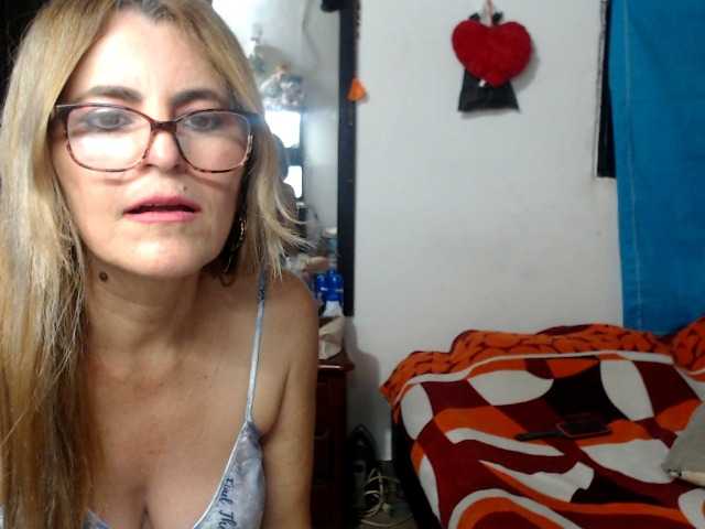 Fotky JuanitaWouti Hello, how are you today, I'm very hot and I want to please you if you want to see me naked 40 tokes my tits 25 tokes my open pussy 50 tokes and finger masturbation or toy 70 tokes you want to see my ass and fuck it 70 tokes see camera 10 tokes show