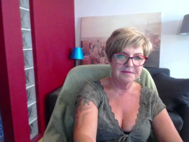 Vysílací screenshoty julieamberx
