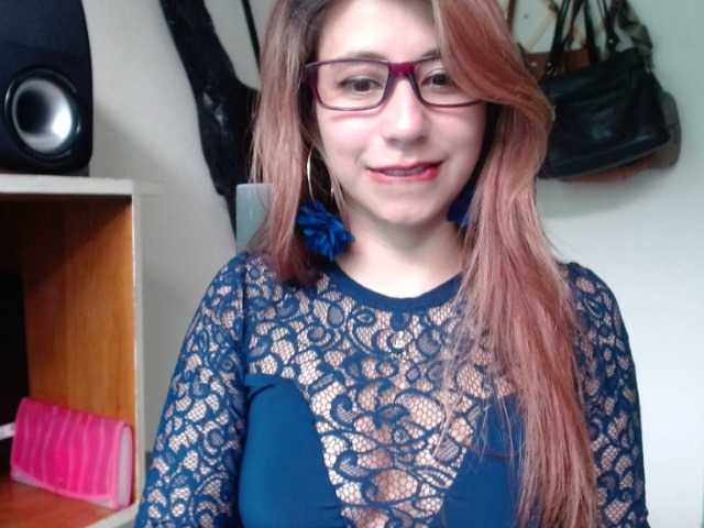 Fotky kateen18 Hi guys, I'm the new girl here, I'm a little shy, can you help me warm up? my lovense is on I would like to squirt here #squirt #lovense #sexy #young #teen #glasses #bigass #wet #sowet #sweet