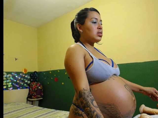 Fotky kellylatinhot pregnancy