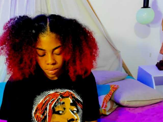 Vysílací screenshoty KhloeVega