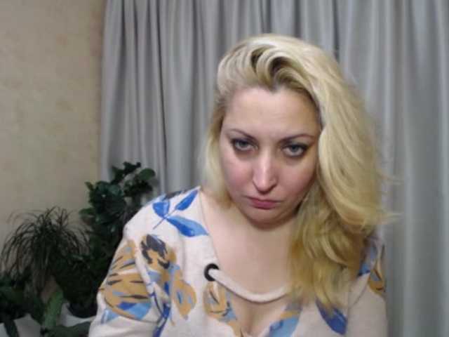 Fotky KickaIricka I will add to my friends-20, view camera-25, show chest-40, open pussy -50, open asshole-70, get naked and show my holes-100