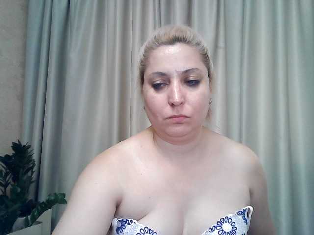 Fotky KickaIricka I will add to my friends-20, view camera-25, show chest-40, open pussy -50, open asshole-70, show my holes -100.