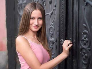 Erotický videochat KiraMonroe69