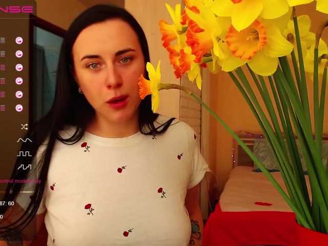 Fotky -Yurievna- Welcome to my room) My name is Sveta) I love flowers and orgasms) I prefer level 26-33) lovense 2 tips , i see *****0 tip)