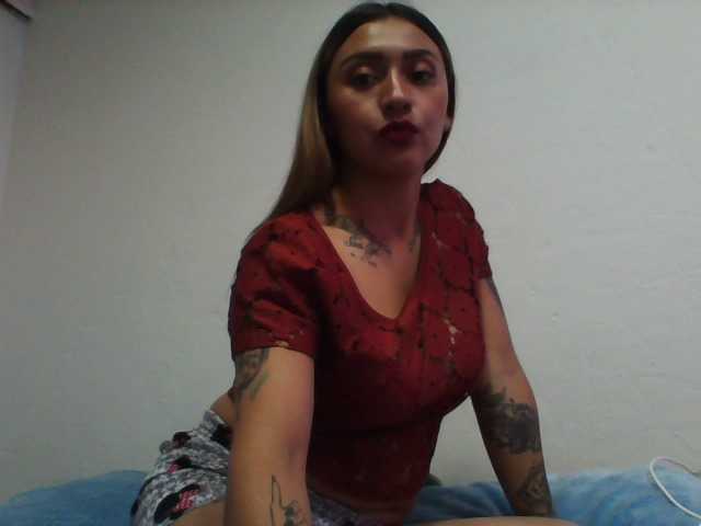 Fotky koral21 Bienvenidos a mi sala, disfruten de mis encantos y toda mi atención es para ustedes. SHOW TITS_______15 TOKENS SHOW PUSSY X5 SEGUNDOS______30 TOKENS: SQUIRT___ 120 TK WSP__________777 TOKENS WHIPPING PUSSY X 4______ 50 TOKENS ANAL DILDO___ 300 TOKENS