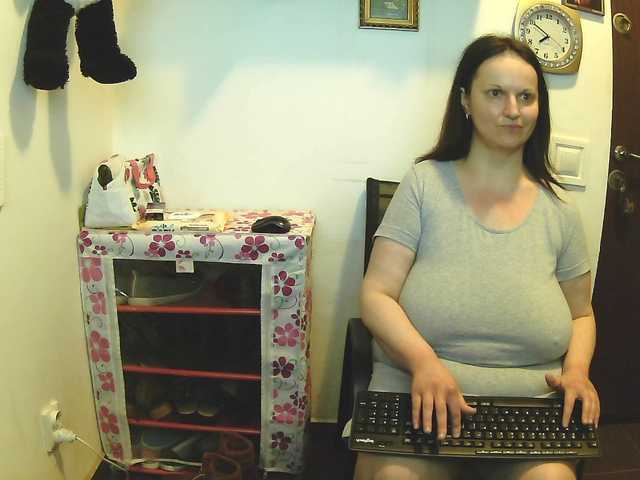 Fotky LadyAlma Love to play with my boobs,make my pussy cum and make anal!